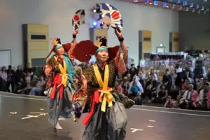 Hingucker beim NonkiCon-Festival: der Auftritt der Tanzgruppe Takkoku no lwaya Bishamon Kagura aus Hiraizumi.