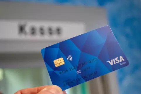 In Aufnahmeeinrichtungen des Landes wurde die Bezahlkarte bereits eingeführt. 