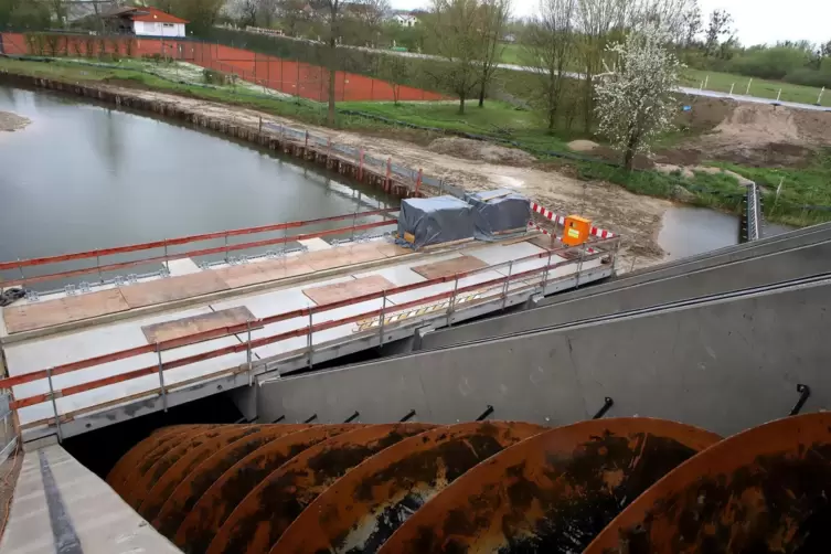 So sieht eine der F&ouml;rderschnecken aus. Heute sind sie unter begr&uuml;ntem Beton verschwunden. 