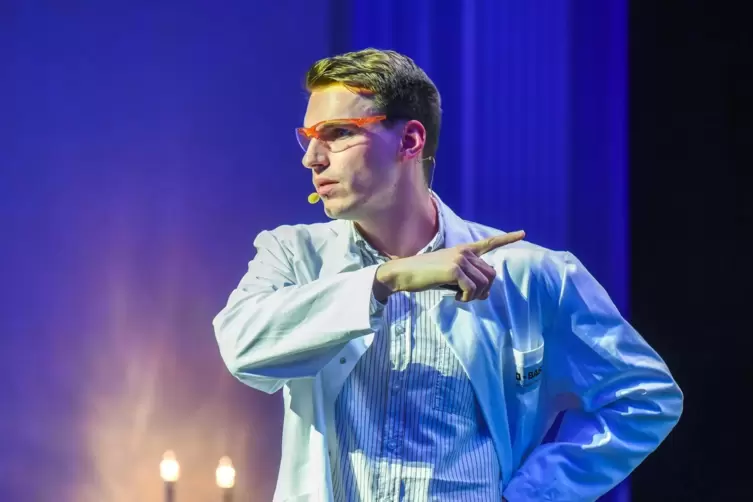 Warum Chemie mittlerweile auch digital funktioniert, erl&auml;uterte Sebastian Spicher.