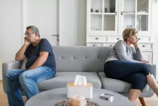 Ein Ehepaar sollte eine Einheit sein. Von der Herkunftsfamilie gilt es sich daher zu emanzipieren und ihr auf Augenhöhe zu begeg