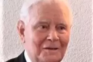 Römerberger Ehrenbürger: Monsignore Otto Kern. 