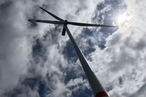 Die 5,6-Megawatt-Anlage auf dem Gollenberg hat eine Nabenhöhe von 166 Metern, der Rotordurchmesser liegt bei 162 Metern.
