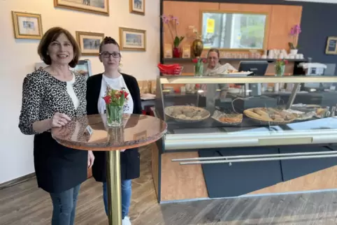 Vor zwei Jahren hatte Anette Zink (links) voller Ideen und Zuversicht das Café „Kleine Auszeit“ auf dem Neuhof eröffnet. Jetzt i
