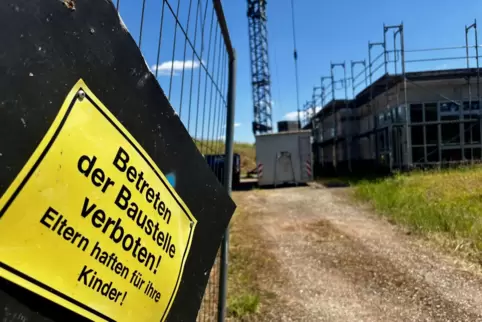 Eigentlich sollte der Kindergarten schon lange in Betrieb sein. 