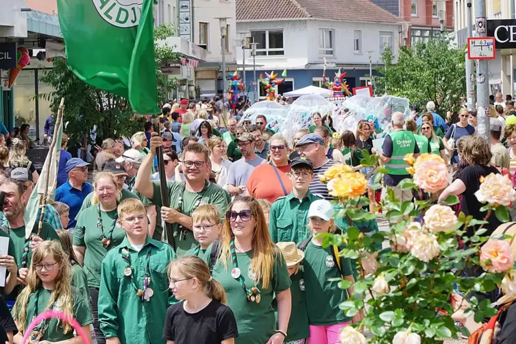Viele Vereine und Organisationen pr&auml;sentierten sich in der Zweibr&uuml;cker Fu&szlig;g&auml;ngerzone. 