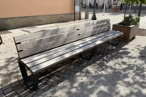 Auch für die Maximilianstraße: Bänke nach dem Vorbild des Geschirrplätzels. 