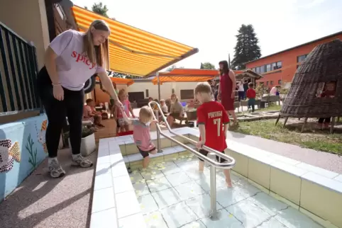  Das Kinder-Kneipp-Becken in der Kita St. Martin. Sie feiert ihr 125-jähriges Bestehen. 