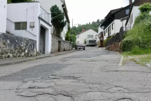 Die Verwaltung will nur die Wackenbergstraße in den nächsten fünf Jahren ausbauen. 
