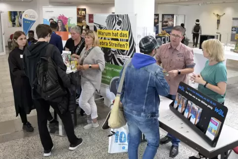 Ein Blick zurück: So sah es auf der ersten Jobmesse für Flüchtlinge in Ludwigshafen 2023 aus. 
