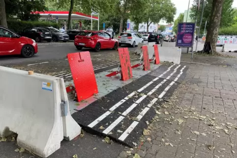 Bei der Maikerwe waren die mobilen Sperren im Einsatz, die die Zufahrten zur Kerwe während des Festbetriebs absperren. 