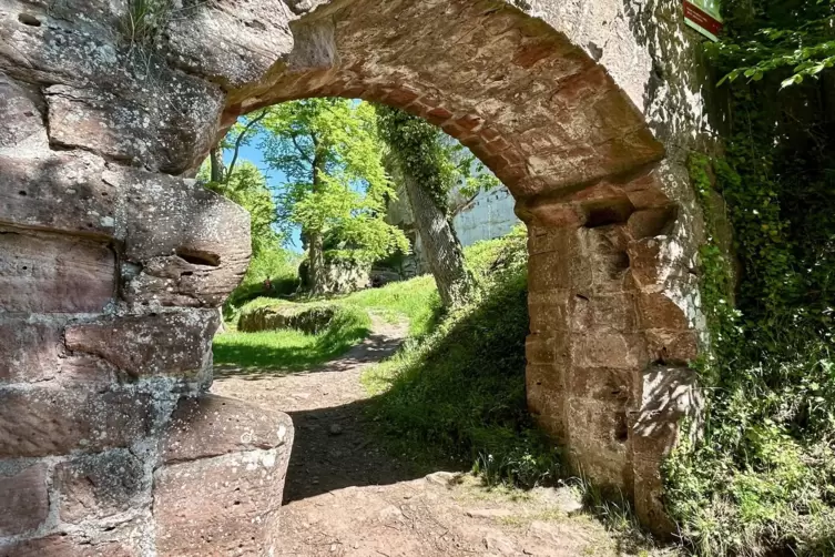 Erhalten: das dritte Tor.