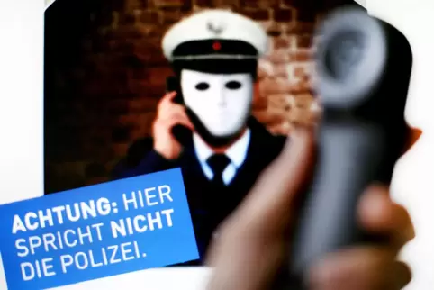 Ein Unbekannter hat sich gegenüber einer 88-jährigen Ludwigshafenerin am Telefon als Polizeibeamter ausgegeben – und Geld geford