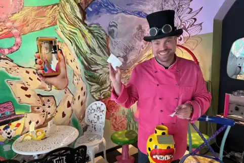 NeukreationenAuch das Innere seines Eissalons mutet etwas bizarr an. Für seine Extravaganz ist Matthias Münz in ganz München und