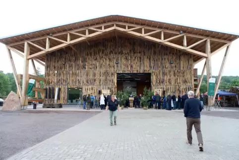 Ist die Pfälzer Keschde das Bauholz der Zukunft? Der neue Forsthof in Annweiler gilt als „wegweisend“. 