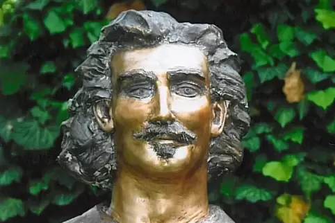 Büste von Künstler Anselm Feuerbach: Speyerer Maler als Namensgeber für Ehrung. 