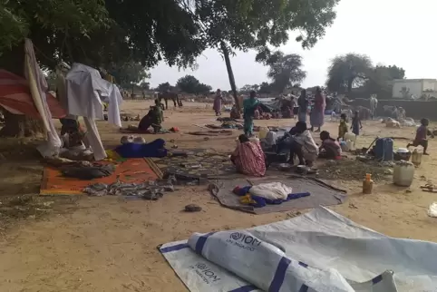 Plastikplanen auf dem blanken Boden: Mehr haben die Flüchtlinge im Sudan meist nicht mehr.