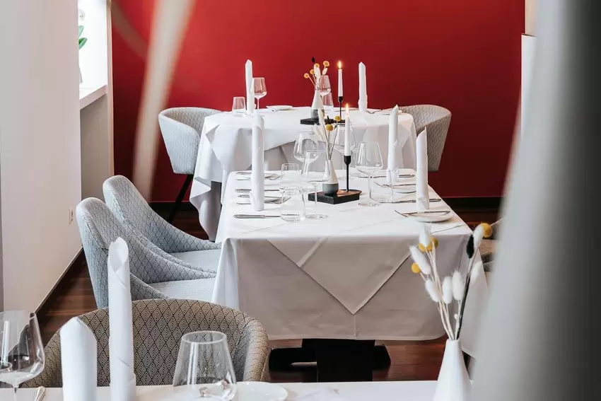 So sieht es im Gastraum im Restaurant Borst aus.