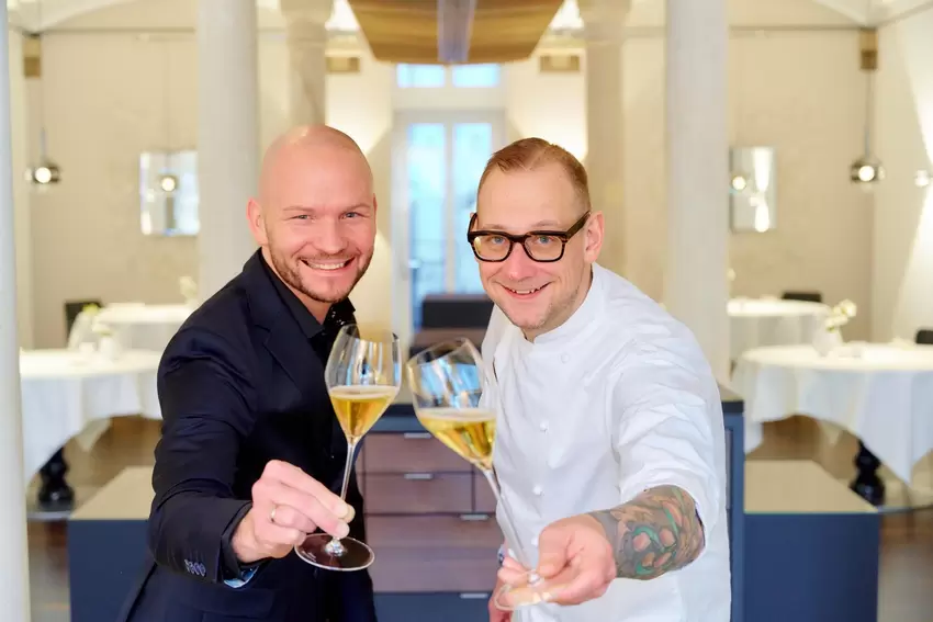 Daniel Schimkowitsch (rechts) ist der Koch im L.A. Jordan im Ketschauer Hof in Deidesheim. Stephan Nitzsche ist der Chef-Sommeli