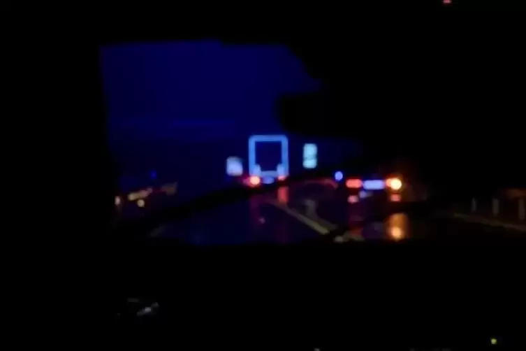 Der Moment wie aus einer Action-Serie: Blaulicht, U-Turn, Verfolgung.
