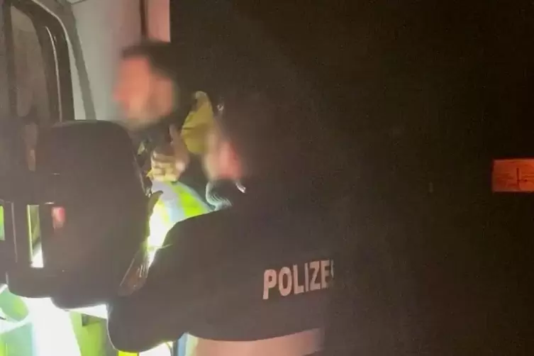 Man verst&auml;ndigt sich auch mit H&auml;nden und F&uuml;&szlig;en. 