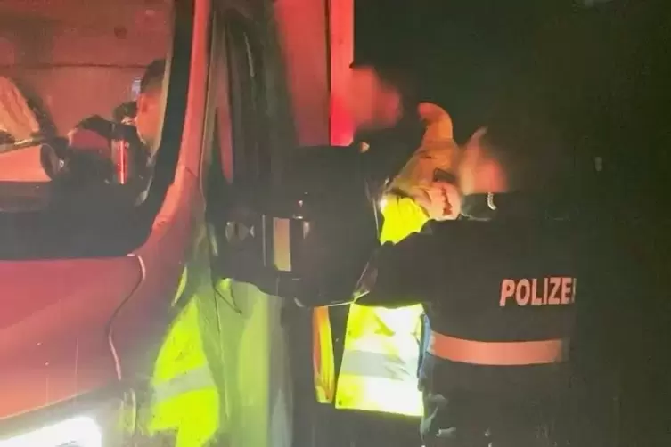 Man verst&auml;ndigt sich auch mit H&auml;nden und F&uuml;&szlig;en. 
