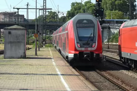 Wichtig für Fahrten aus der Pfalz mit dem Quer-durchs-Land-Ticket ist oft der RE70 von Mannheim nach Frankfurt. 