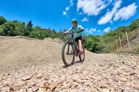 Für jene, die ihre Mountainbike-Fahrtechnik verbessern möchten, bietet der Donnersbgkreis einen Kurs an. 