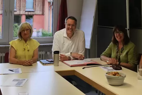 Vertreter der BI im Gespräch mit Ministerpräsident Alexander Schweitzer. 