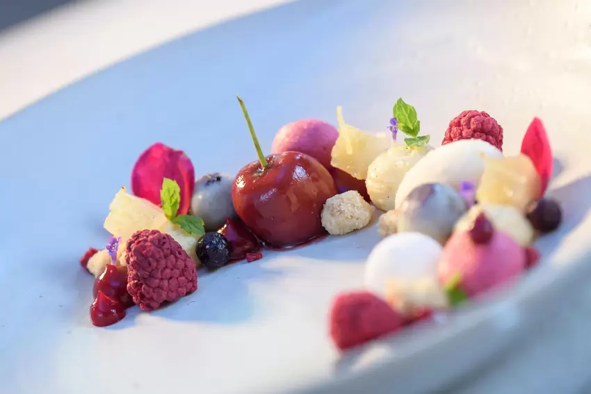 Eine bunte Dessert-Kreation des »Admiral«-Teams.