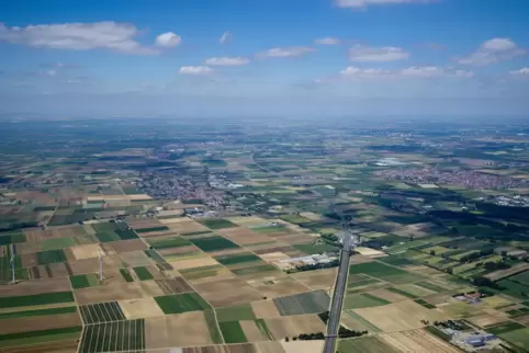 Einen Rundflug mit dem Segelflieger mit Blick auf Dannstadt können die Teilnehmer des Vereinsfests gewinnen. 