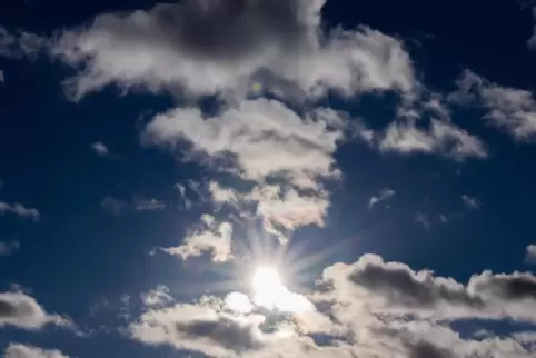 In Teilen Skandinaviens scheint derzeit auch bei Nacht die Sonne. 