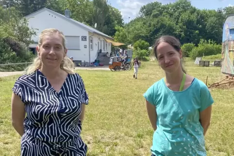 Verantwortliche der Freien Reformschule: Katja Menold (links) aus dem Vorstand des Trägervereins und Schulleiterin Martina Willm