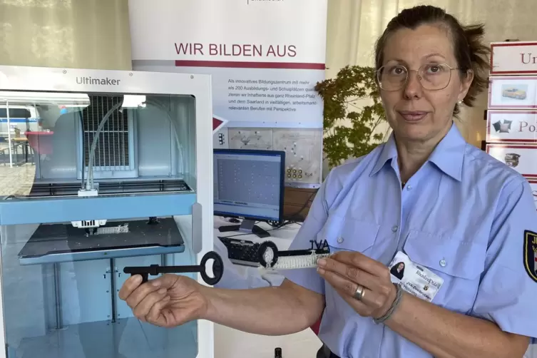  Doris Hussong ist in der JVA als Ausbilderin im Bereich Technisches Produktdesign t&auml;tig. 
