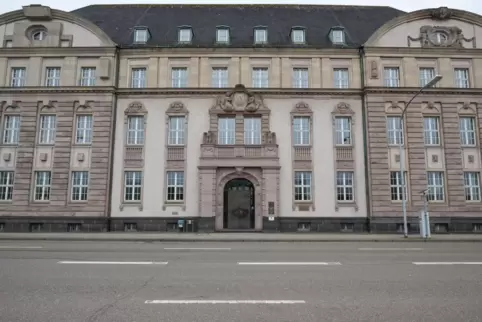 Der Häftling ist aus einem Fenster des Saarbrücker Landgerichtes gesprungen und geflohen. Mittlerweile wurde er gefasst. 