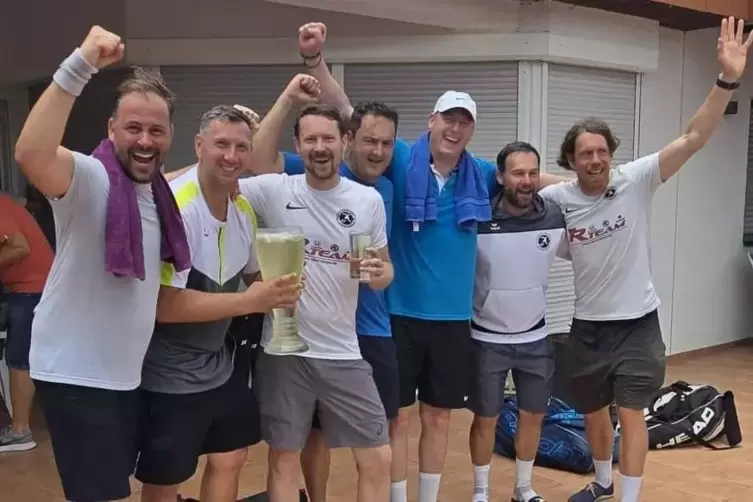 In Feierlaune: die SG TC Dudenhofen/SW Speyer.