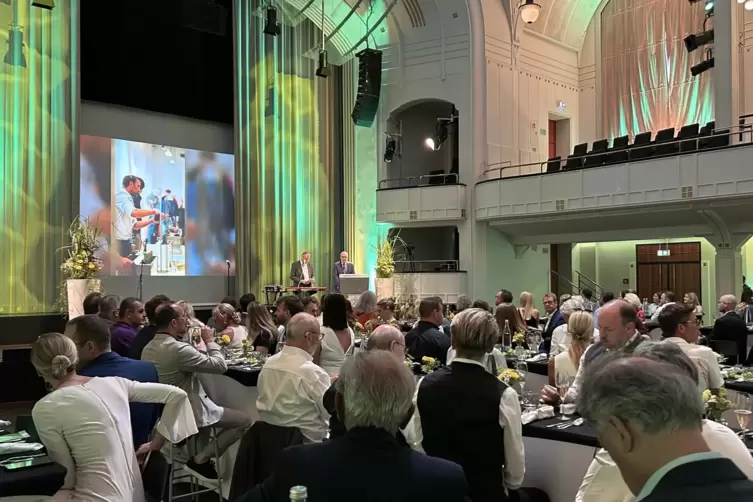 Die Soir&eacute;e des Weinerlebnisses war zum ersten Mal in der Festhalle. Die Aufmachung kam sehr gut an. 