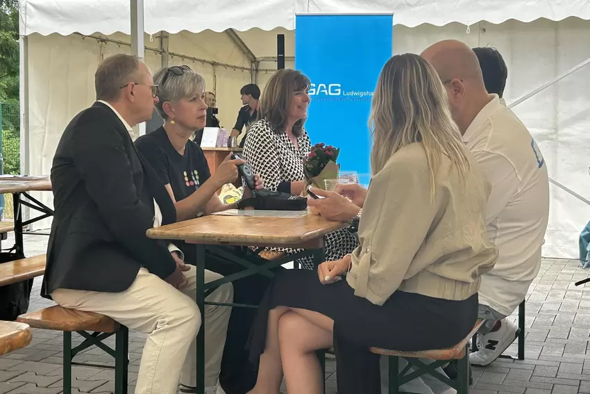 OB Jutta Steinruck und zwei ihrer potenziellen Nachfolger waren beim Einweihungsfest: Jens Peter Gotter und Klaus Blettner (link