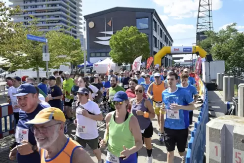 Trotz Hitze: Beim Stadtlauf waren viele Menschen am Start. 