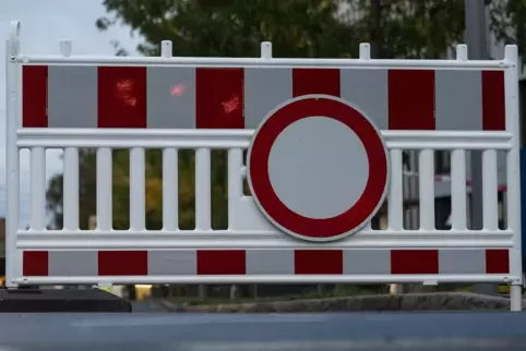 Die L454 wird während der Arbeiten in dem betroffenen Bereich für den Verkehr voll gesperrt. 