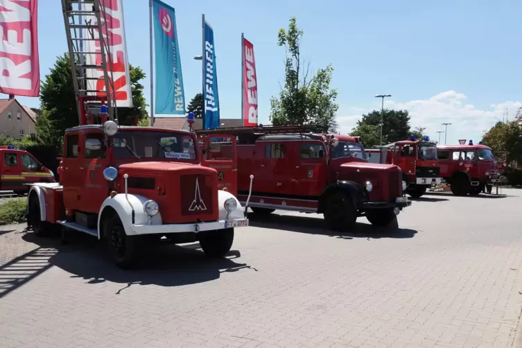 Auch zahlreiche historische Fahrzeuge waren beim Kreisfeuerwehrtag zu sehen.