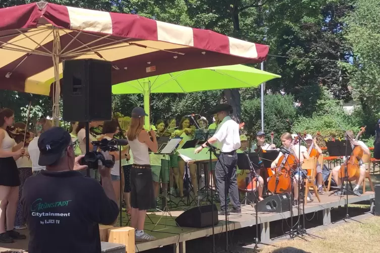 B&uuml;hne frei f&uuml;r die Jungmusiker. 