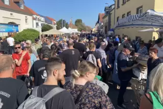 Der Europäische Bauernmarkt lockt stets mehrere Tausend Menschen an.