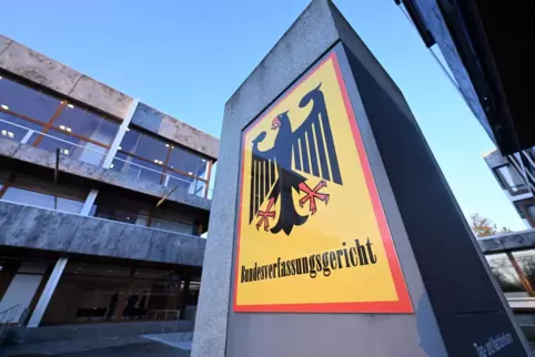 An Deutschlands höchstem Gericht sind drei Richterstellen neu zu besetzen.