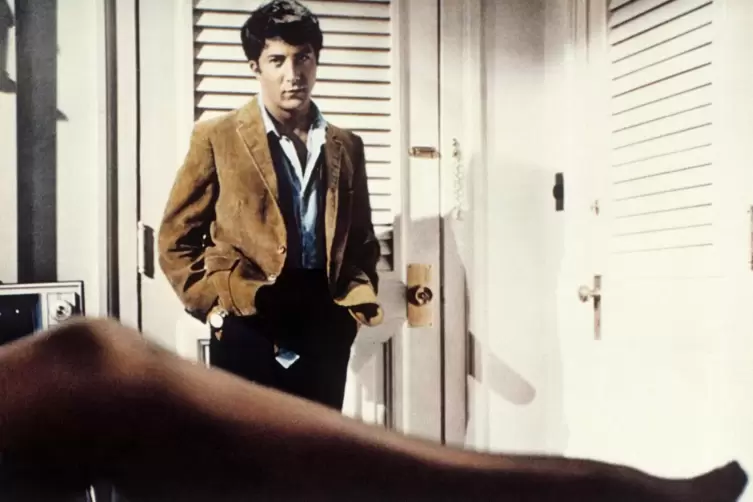 Krise in Badehosen: Dustin Hoffman in die &bdquo;Reifepr&uuml;fung&ldquo;. 