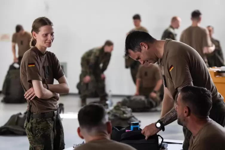 Die Fallschirmj&auml;ger nehmen den Vorbereitungsstress gerne auf sich &ndash; schlie&szlig;lich ist das f&uuml;r sie der H&ouml;hepunkt ihrer bisherigen D