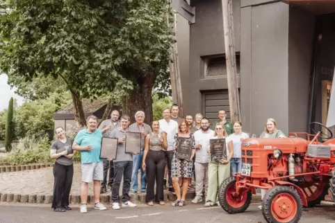 Das Team der Wachtenburg Winzer freut sich über die Auszeichnung. 