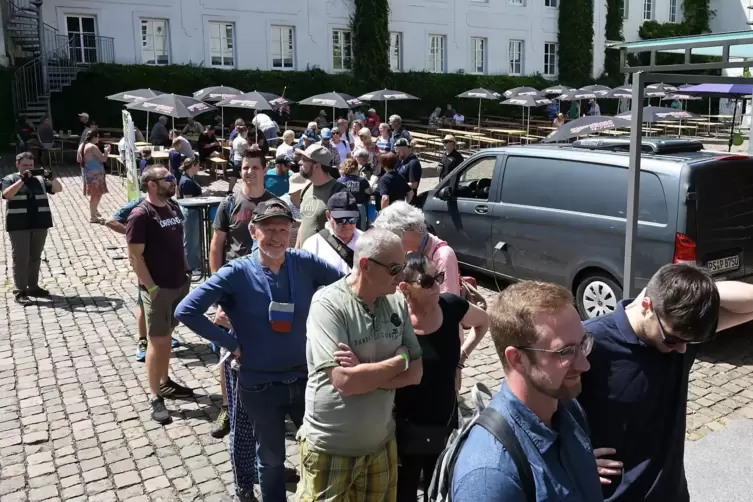  Anmeldung im Neuffer-Innenhof. 