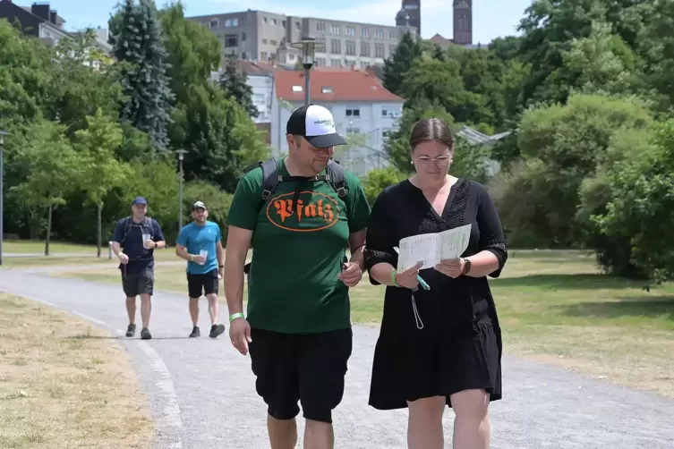Unterwegs im Strecktal: Mit der Karte als Wanderf&uuml;hrer kann nichts schiefgehen.