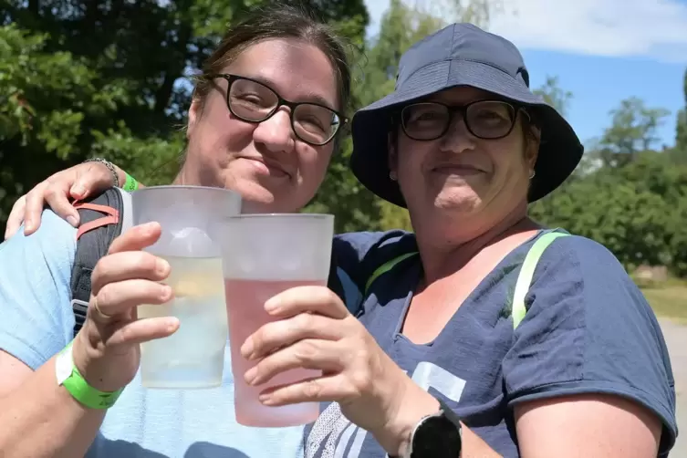 Schorle aus dem Dubbeglas sorgt f&uuml;r beste Laune.